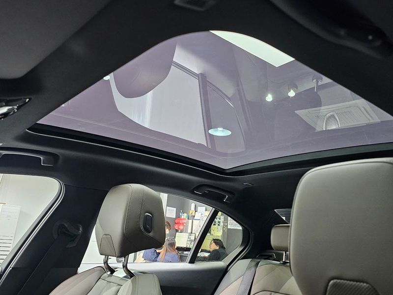 2025 BMW 5 Series 520i M Sport photo 14