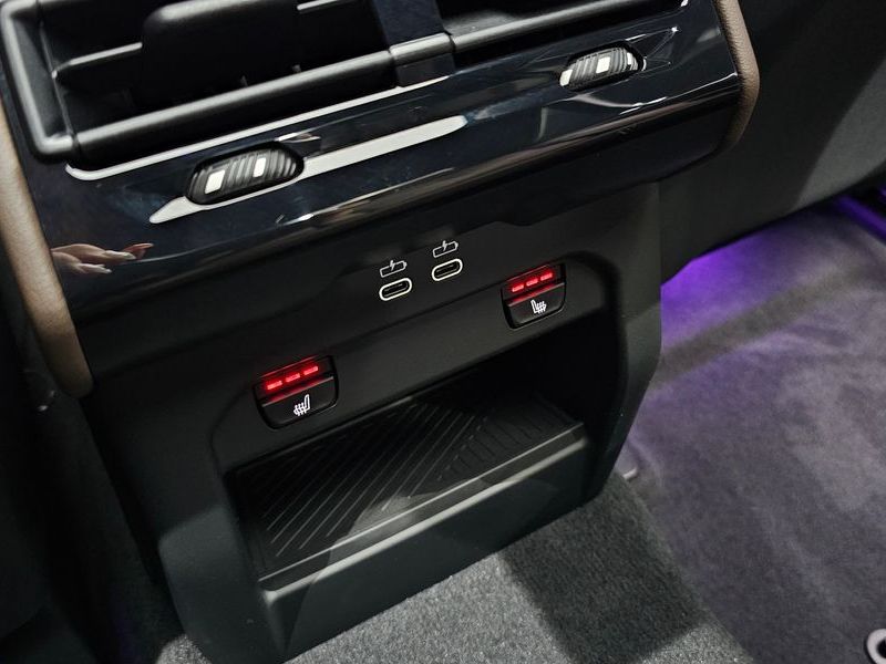 2025 BMW 5 Series 520i M Sport photo 20