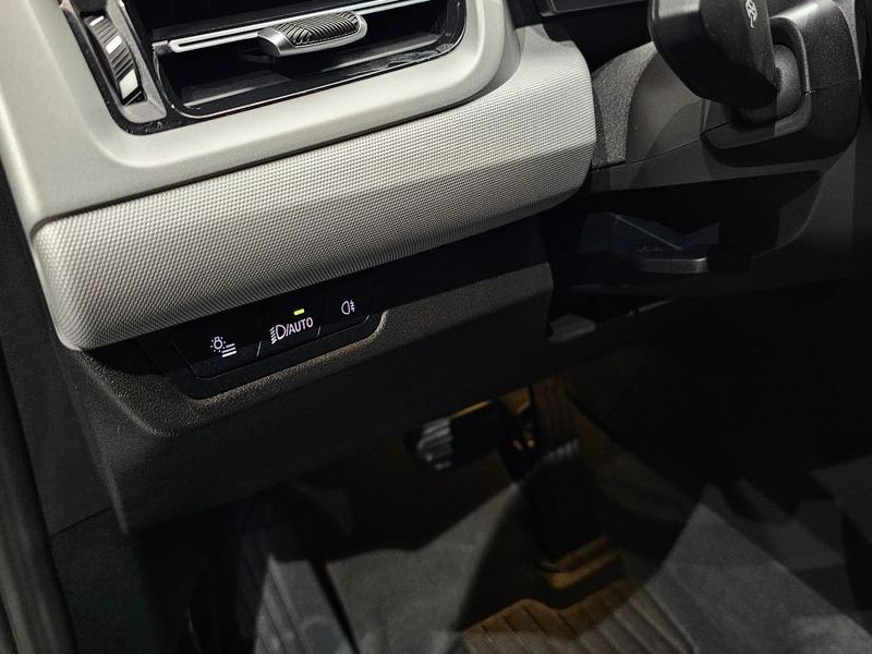 2023 BMW 2 Series 218d Advantage photo 17