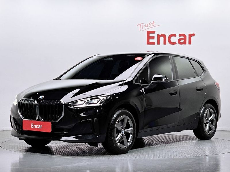 2024 BMW 2 Series 220i Advantage photo 1