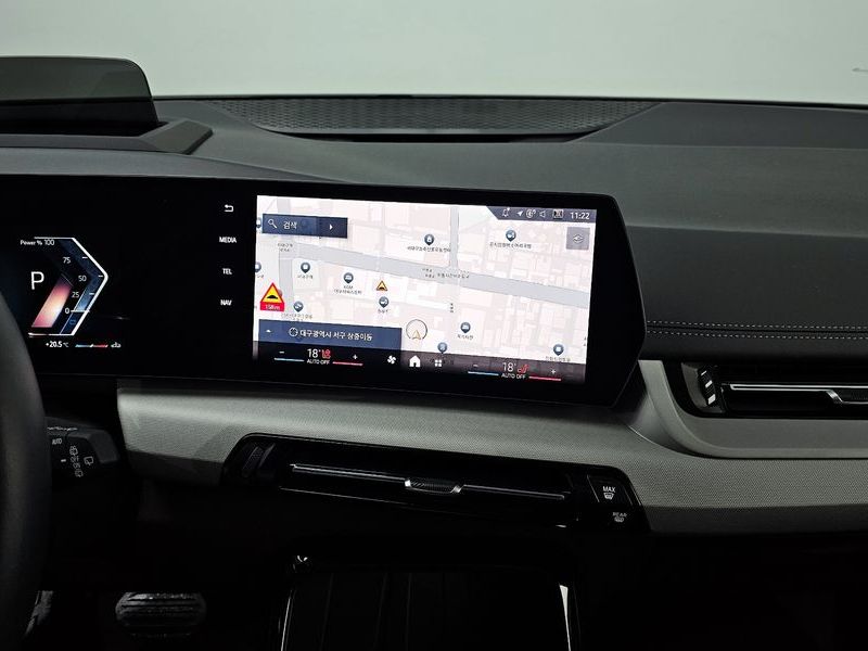 2024 BMW 2 Series 220i Advantage photo 13