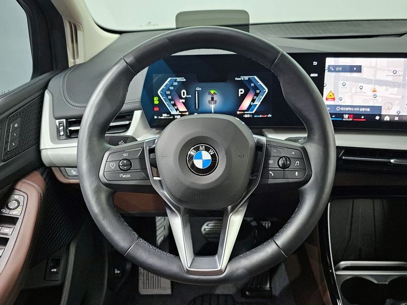 2024 BMW 2 Series 220i Advantage photo 15