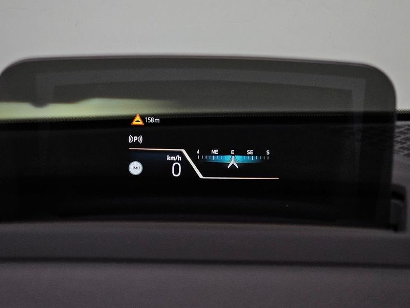 2024 BMW 2 Series 220i Advantage photo 17