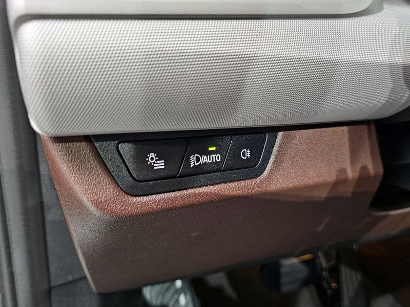 2024 BMW 2 Series 220i Advantage photo 20
