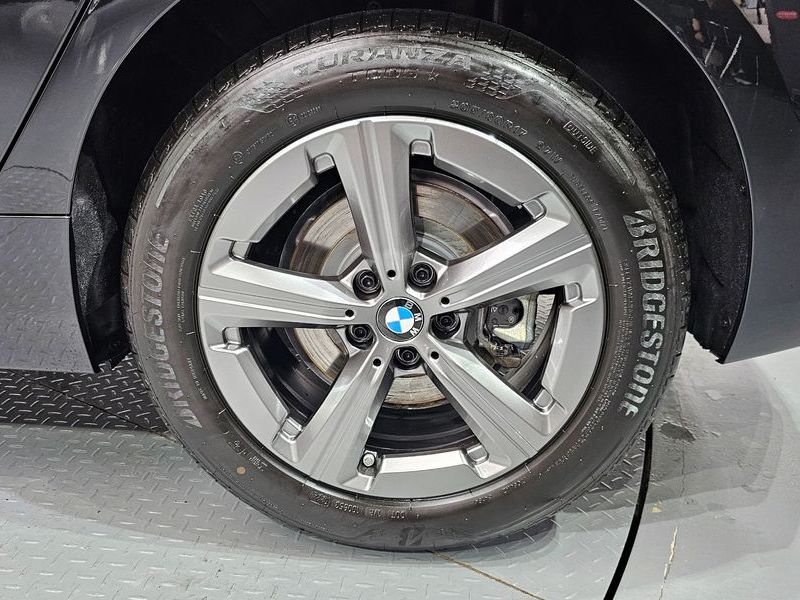 2024 BMW 2 Series 220i Advantage photo 21