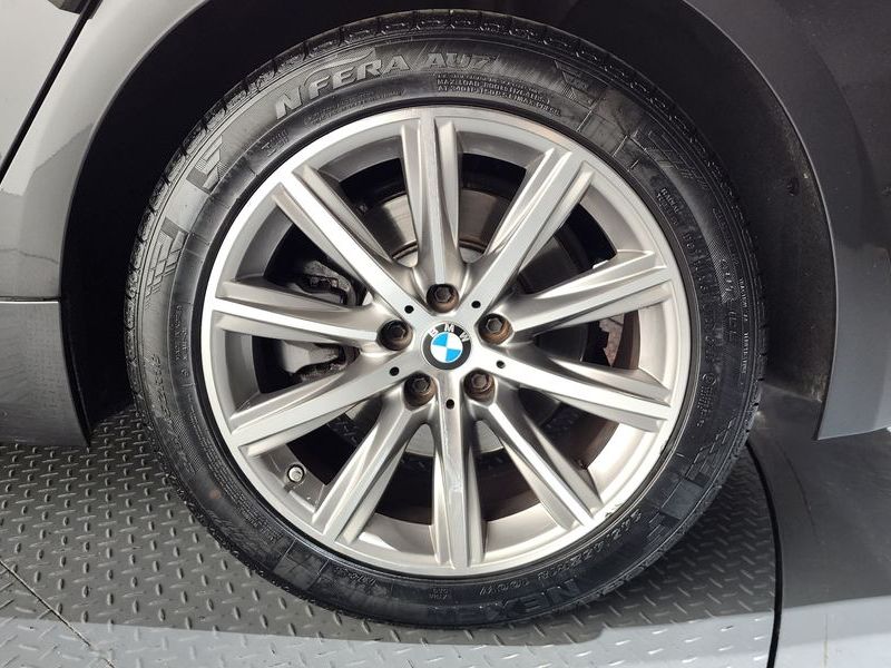 2018 BMW 5 Series 520i Luxury photo 21
