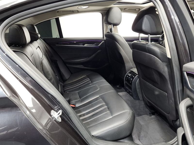 2018 BMW 5 Series 520i Luxury photo 26