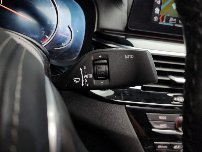 2018 BMW 5 Series 520i Luxury photo 27