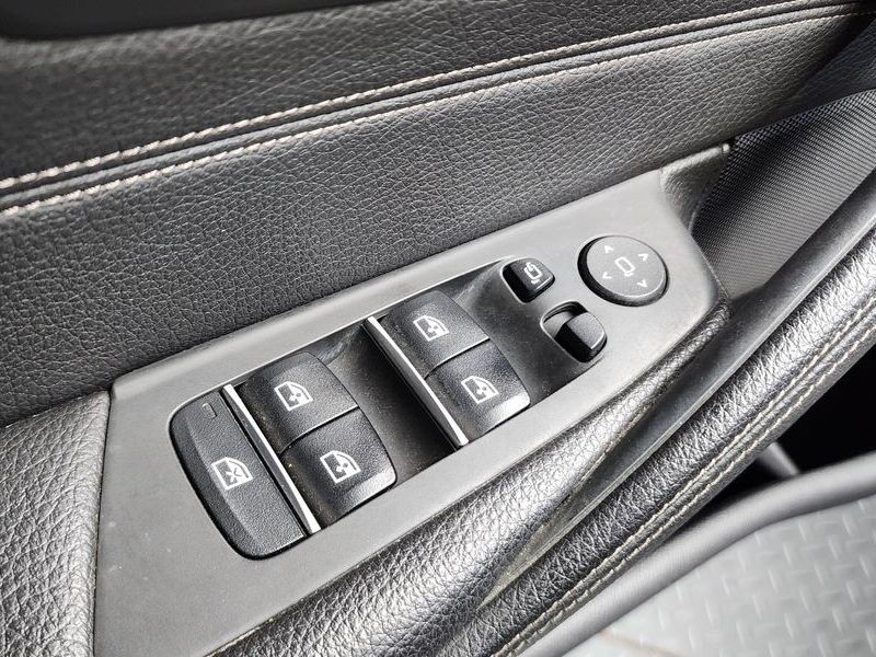2018 BMW 5 Series 520i Luxury photo 28