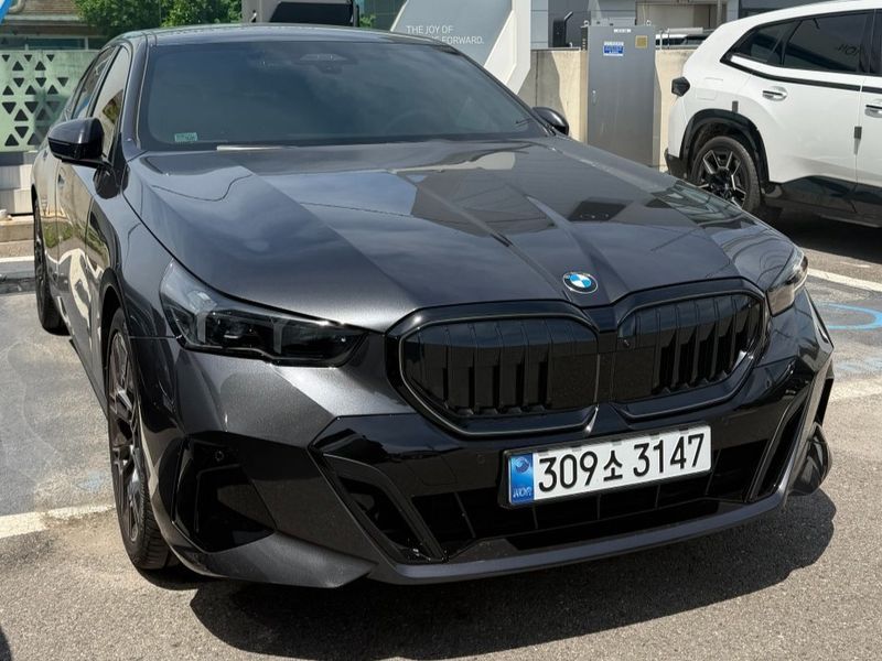 2026 BMW 5 Series 530i xDrive M Sport Pro Special Edition photo 1
