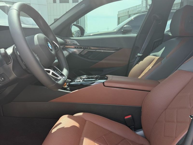 2026 BMW 5 Series 530i xDrive M Sport Pro Special Edition photo 10