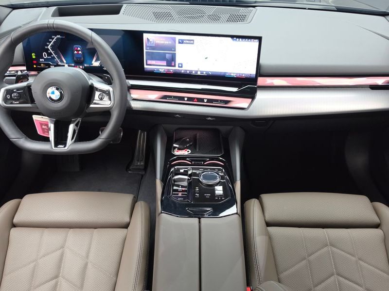 2026 BMW 5 Series 520i Special Edition photo 7