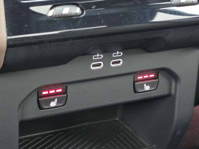 2026 BMW 5 Series 520i Special Edition photo 16