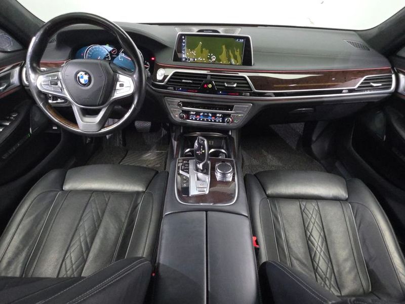 2016 BMW 7 Series 750Li xDrive photo 7