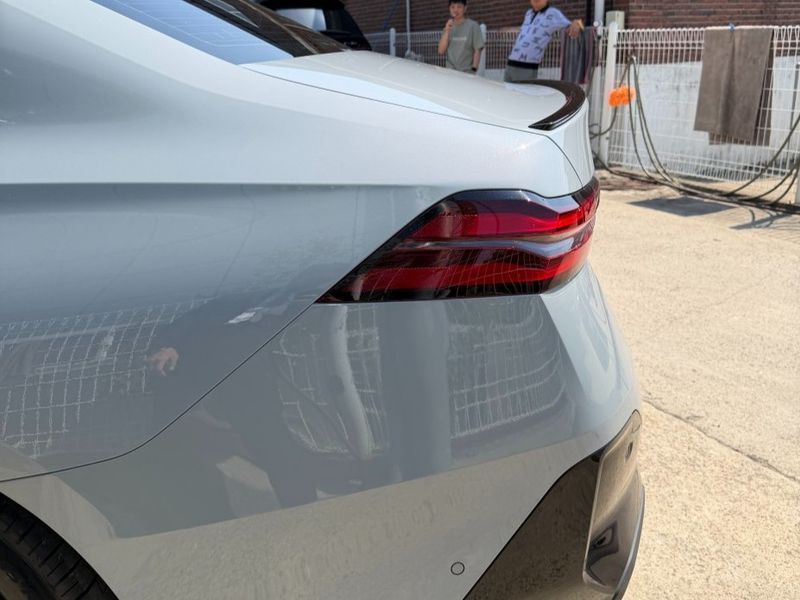 2026 BMW 5 Series 520i Special Edition photo 10