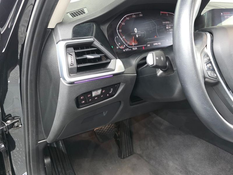 2021 BMW 3 Series 320i photo 13