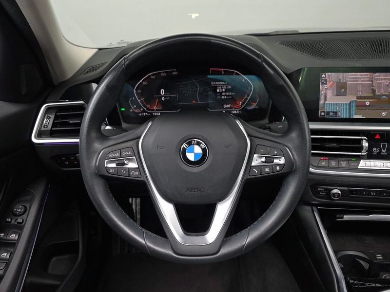 2021 BMW 3 Series 320i photo 14