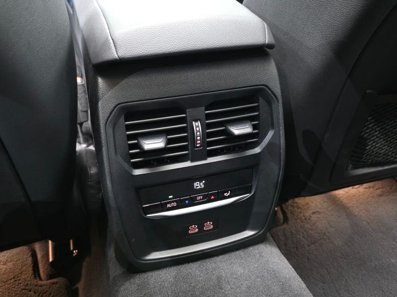2021 BMW 3 Series 320i photo 19