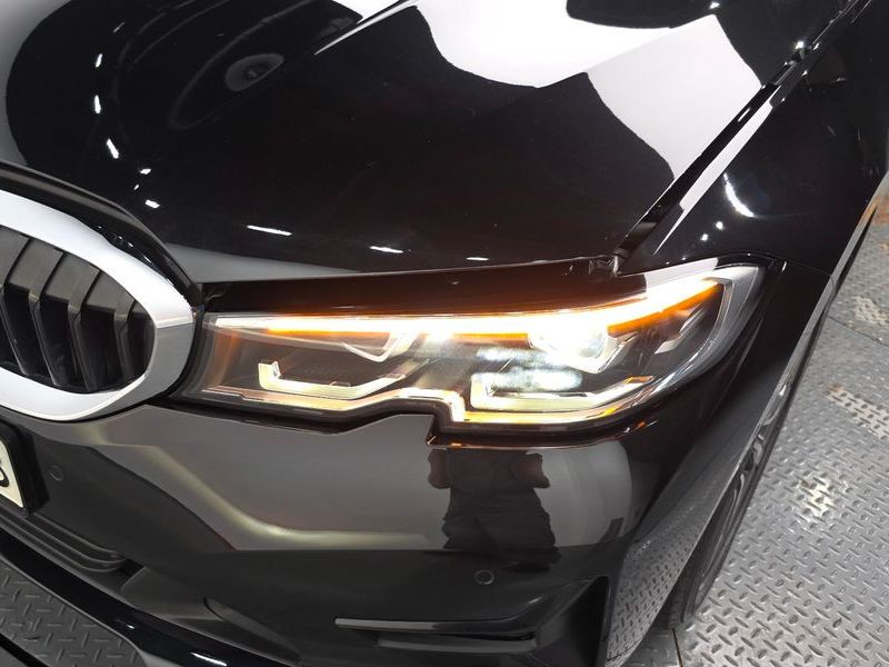 2021 BMW 3 Series 320i photo 22