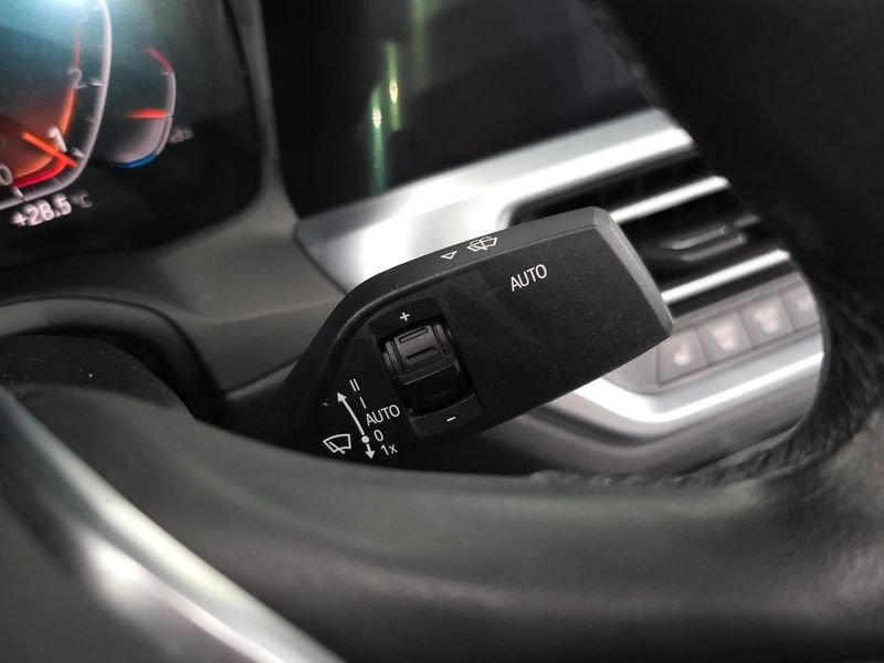 2021 BMW 3 Series 320i photo 29