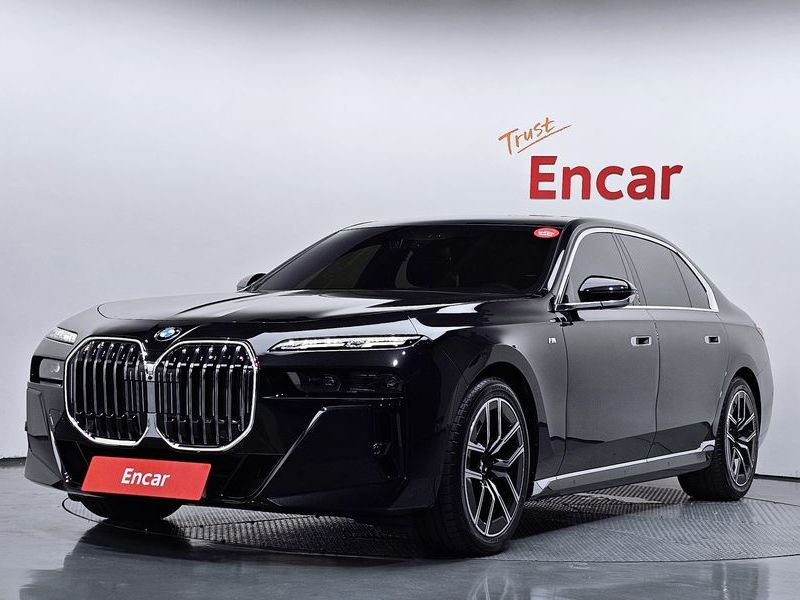 2025 BMW 7 Series 740i xDrive M Sport photo 1