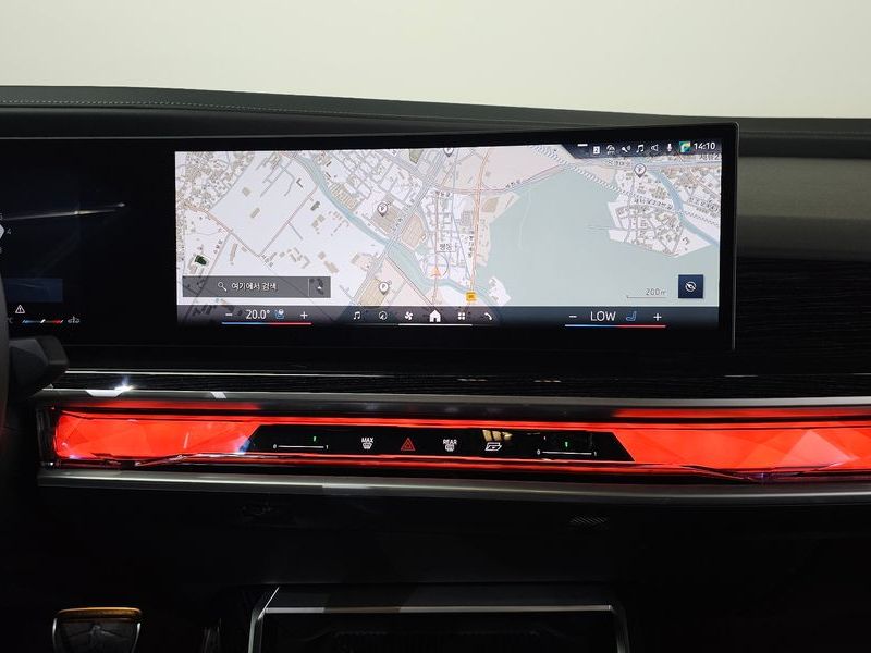 2025 BMW 7 Series 740i xDrive M Sport photo 13