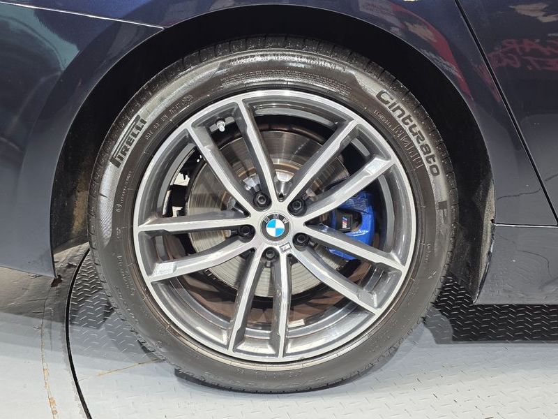 2021 BMW 5 Series 520i M Sport photo 21