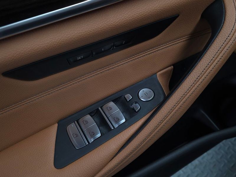 2021 BMW 5 Series 520i M Sport photo 29
