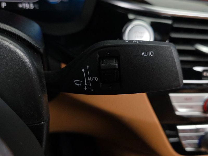2021 BMW 5 Series 520i M Sport photo 30