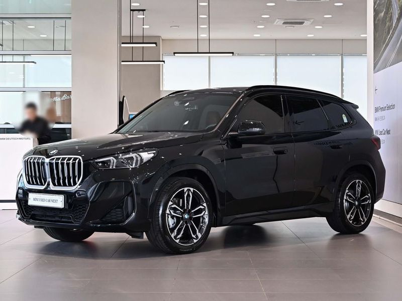2026 BMW X1 xDrive 20i M Sport photo 1