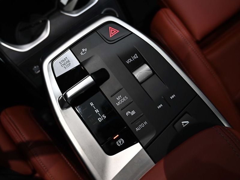 2026 BMW X1 xDrive 20i M Sport photo 9