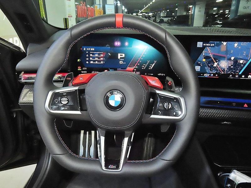 2026 BMW M5 Touring photo 8