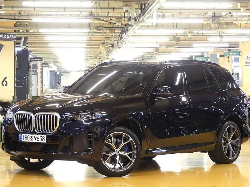 2026 BMW X5 xDrive 40i M Sport photo 1