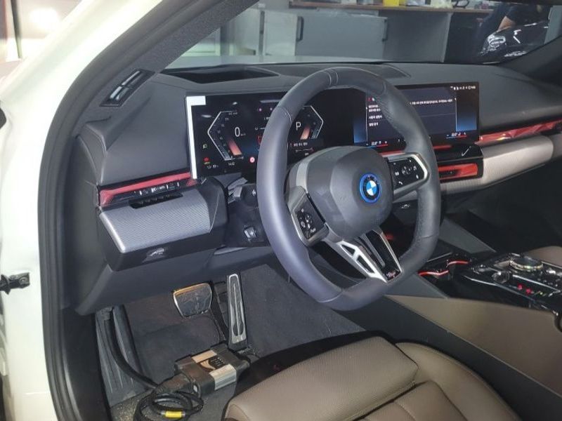2026 BMW i5 eDrive 40 M Sport photo 8