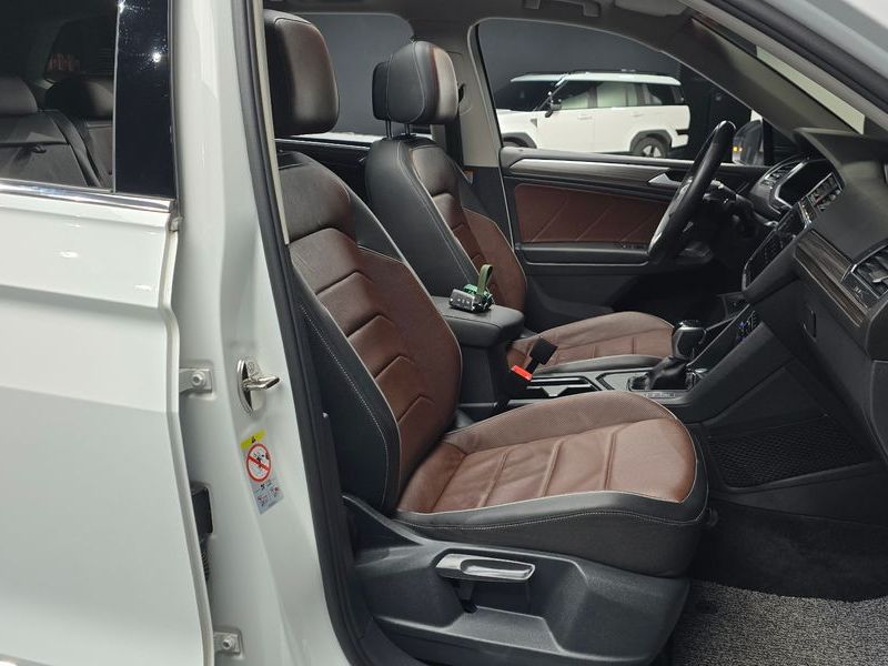 2023 Volkswagen Tiguan 2.0 TSI Prestige photo 10