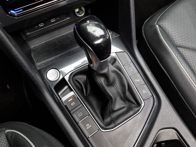 2023 Volkswagen Tiguan 2.0 TSI Prestige photo 9