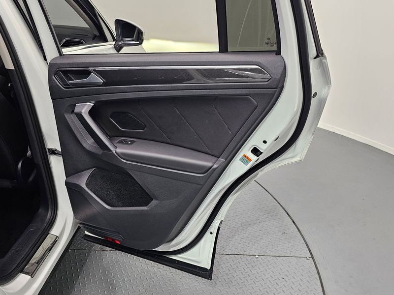 2022 Volkswagen Tiguan 2.0 TDI Prestige photo 25