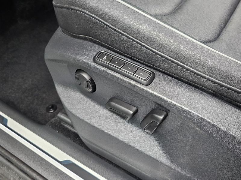2022 Volkswagen Tiguan 2.0 TDI Prestige photo 26