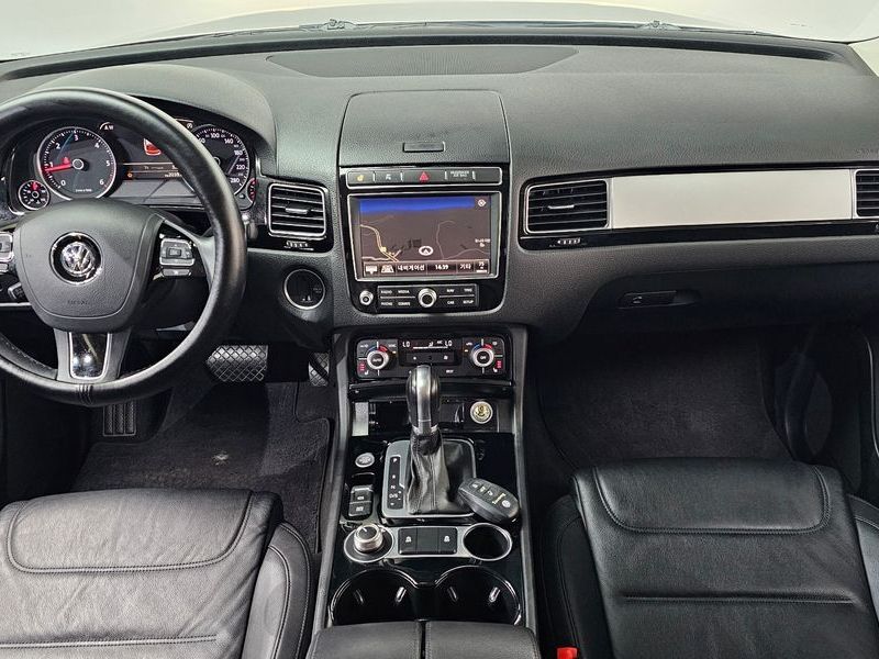 2016 Volkswagen Touareg V6 3.0 TDI Bluemotion 7P5 photo 7