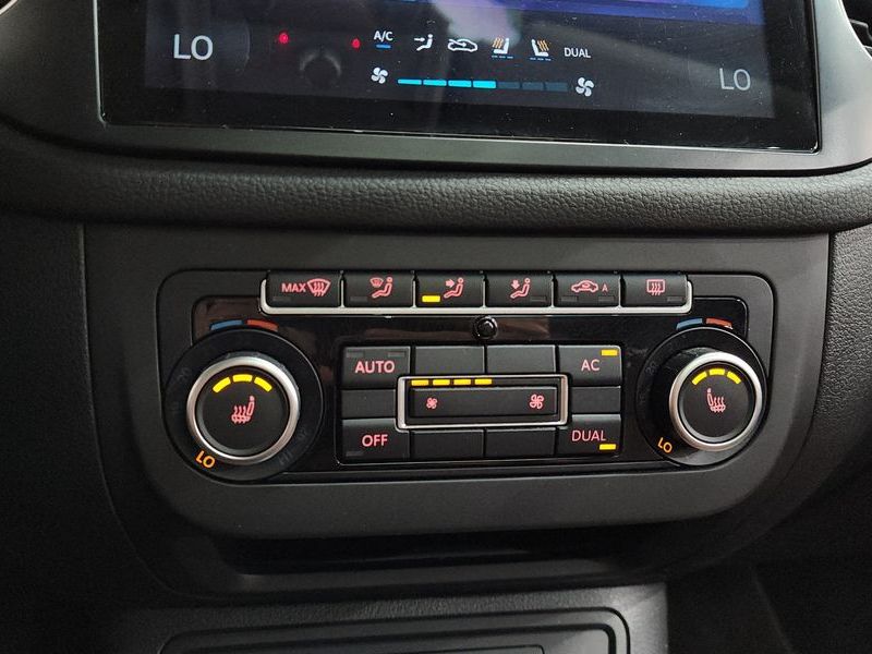 2012 Volkswagen Tiguan 2.0 TDI Premium 5N photo 12