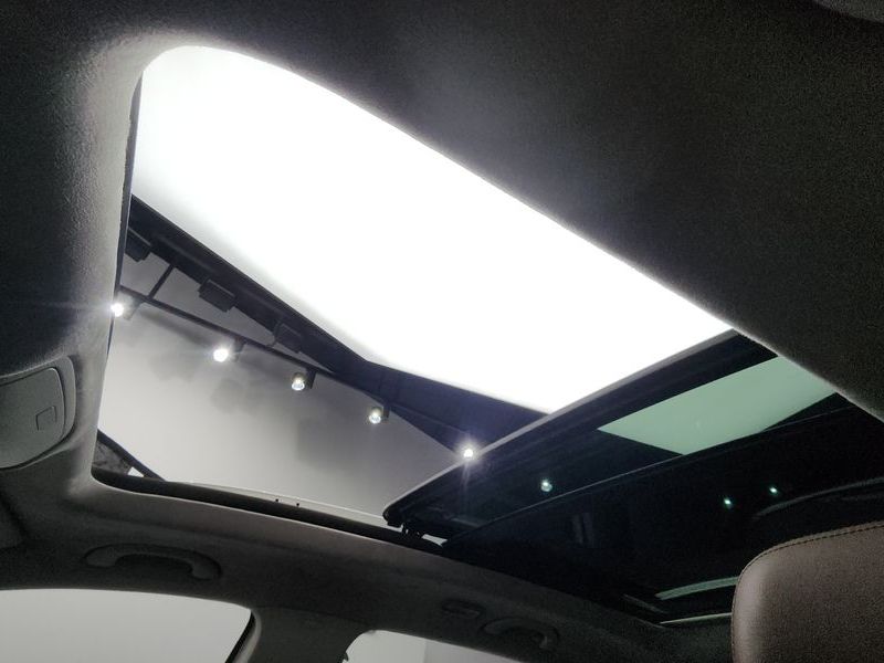 2012 Volkswagen Tiguan 2.0 TDI Premium 5N photo 16