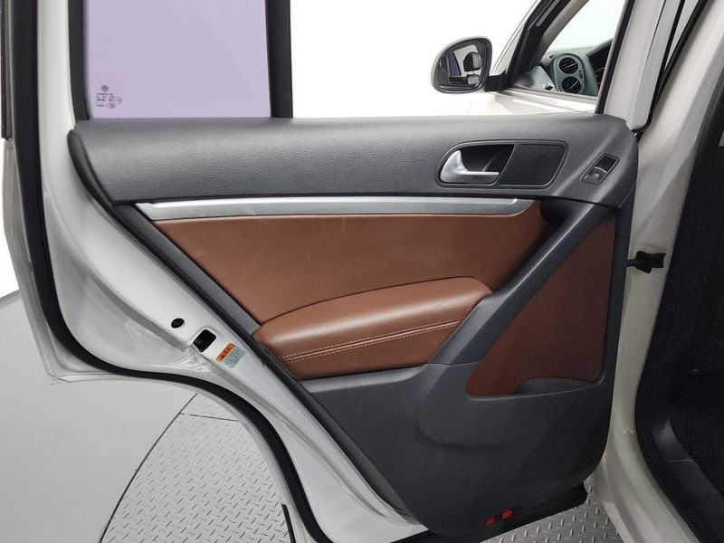 2012 Volkswagen Tiguan 2.0 TDI Premium 5N photo 25
