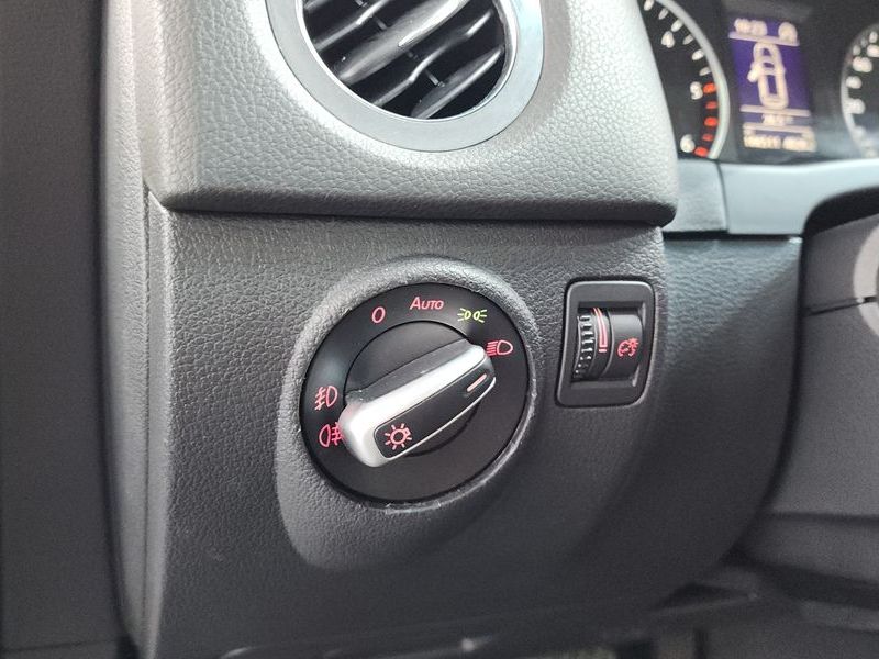 2012 Volkswagen Tiguan 2.0 TDI Premium 5N photo 29