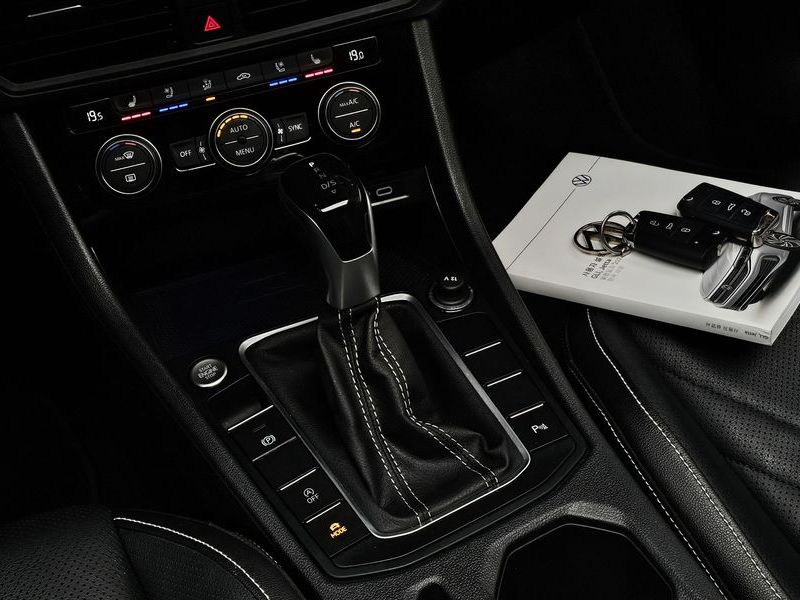2023 Volkswagen Jetta 1.5 TSI Prestige photo 9