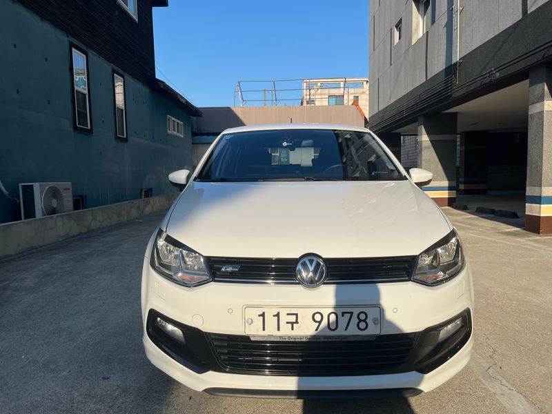 2015 Volkswagen Polo 1.4 TDI R-Line 5th photo 1