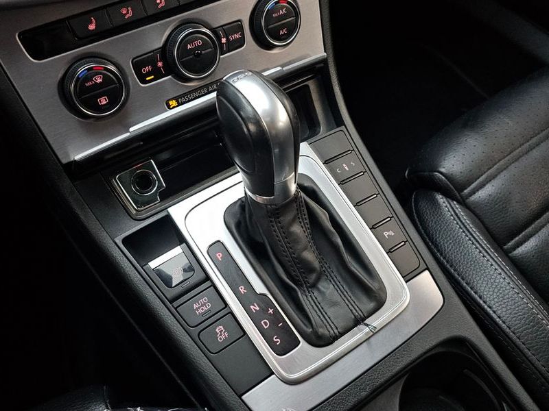 2016 Volkswagen New CC 2.0 TSI photo 9