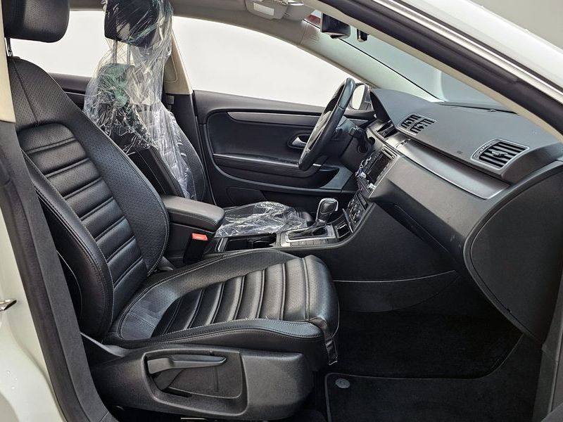 2016 Volkswagen New CC 2.0 TSI photo 11