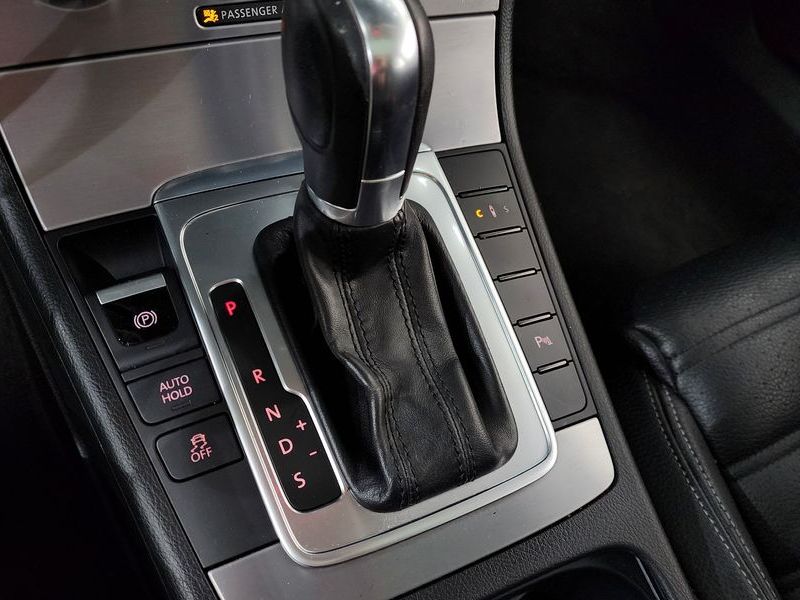 2013 Volkswagen New CC 2.0 TSI photo 9
