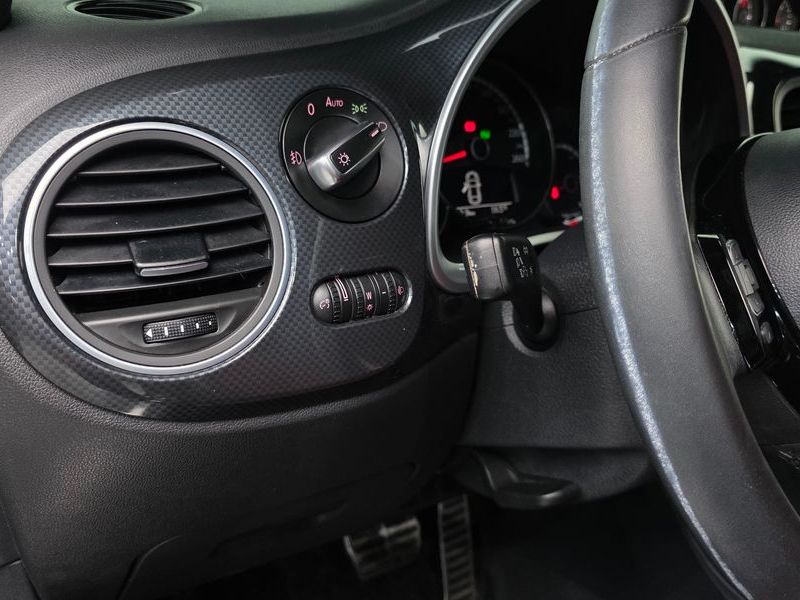 2014 Volkswagen Beetle 2.0 TDI Premium 3rd photo 14