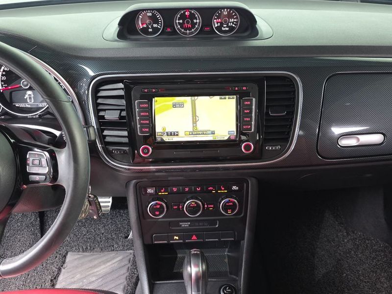 2014 Volkswagen Beetle 2.0 TDI Premium 3rd photo 16